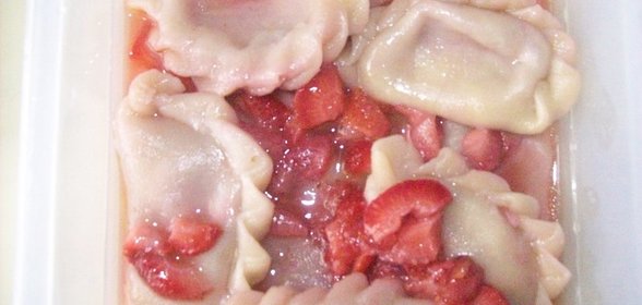 ВАРЕНИКИ С КЛУБНИКОЙ