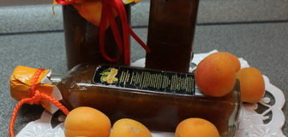 Кетчуп из абрикосов и яблок Янтарное лето