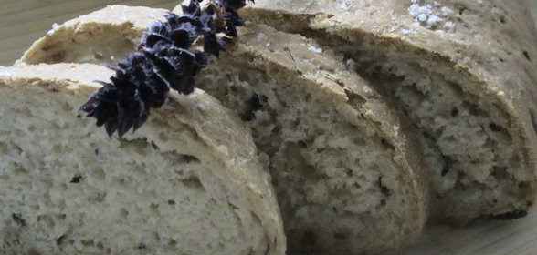 Закусочный хлеб с кабачками и грибами