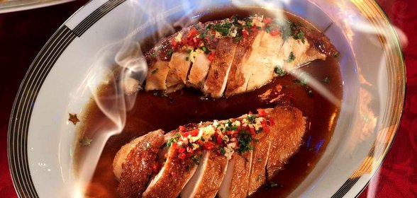 Курица с черным соусом