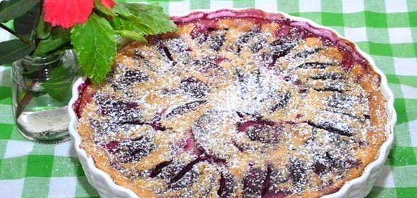 Запеканка со сливами