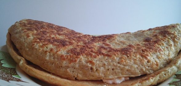Овсяноблин с брынзой и зеленым луком