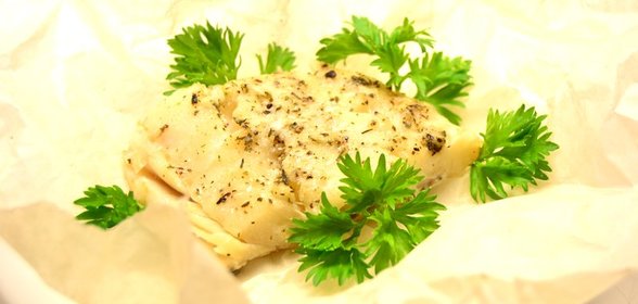 Треска запеченная в пергаменте с эстрагоном