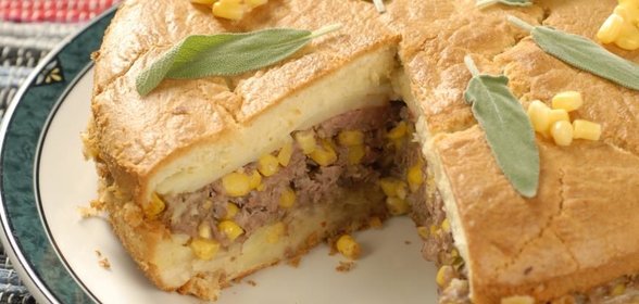 Пирог со свининой и картофелем