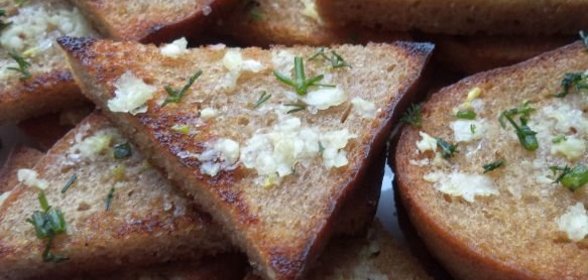 Гренки с чесноком