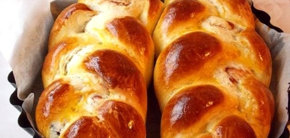 Хала со сливовым повидлом