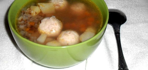 Суп с фрикадельками и гречкой