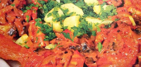 Куриные голени в красном соусе