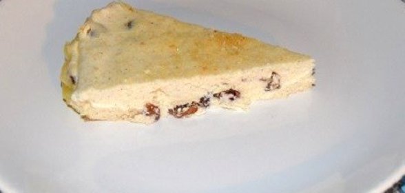Запеканка из творога со сливочным маслом и изюмом