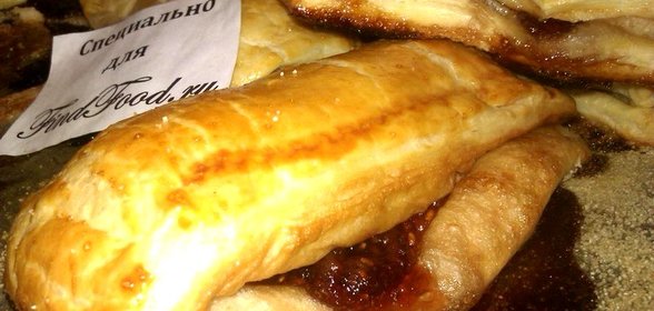 Слойки с малиновым вареньем