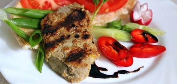 Свиная вырезка гриль в горчично-медовом маринаде