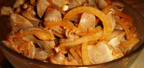острая закуска из куриных желудков