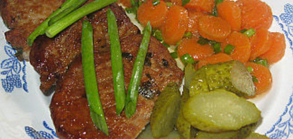 Свинина в огуречном маринаде