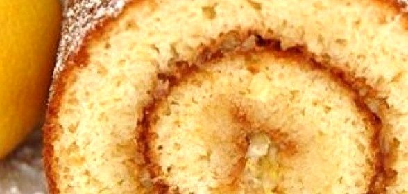 Бисквитный рулет с повидлом