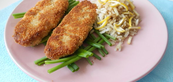 Биточки из креветок и крабового мяса с рисом