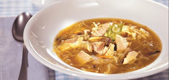 Щи из квашеной капусты с грибами