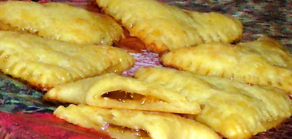 Творожные треугольники с джемом