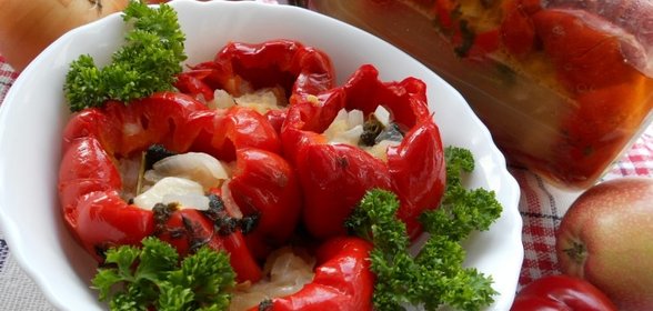 Гогошары фаршированные яблоком и луком