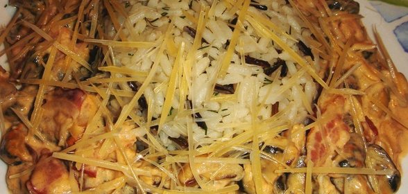 Рис с мидиями и беконом