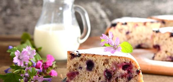 Банановый кекс с черникой в мультиварке