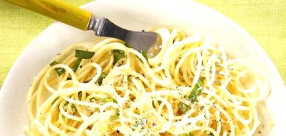 Спагетти с чесноком и чили