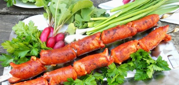 Сосиски в остром соусе на шампурах