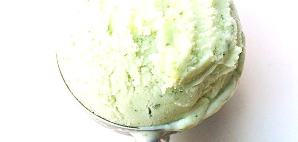 Мороженое с тархуном и оливковым маслом