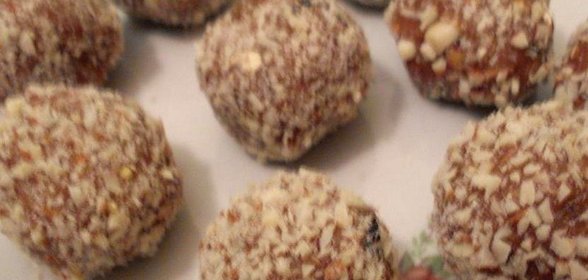 Пирожные с орехами и сухофруктами