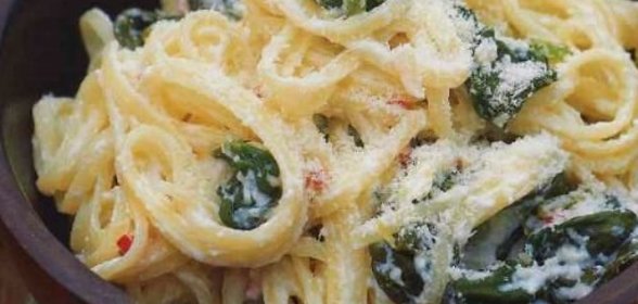 Рогали с розовым вареньем
