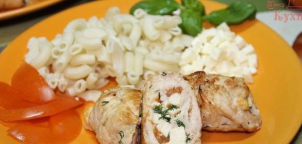 Куриные рулетики с помидорами и мягким сыром