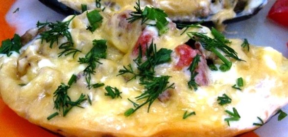 Баклажаны, фаршированные мясом, в мультиварке