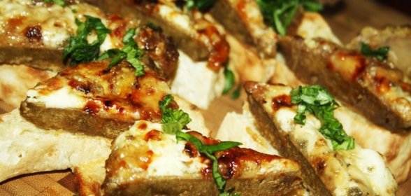 Пикантные бутерброды с говяжьей печенью