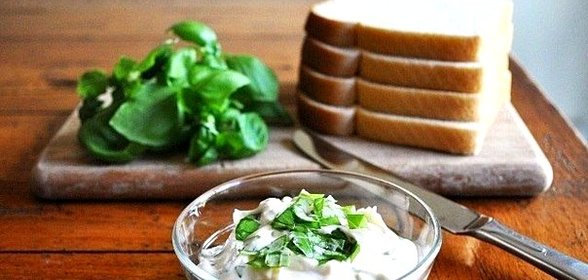 Майонез с чесноком