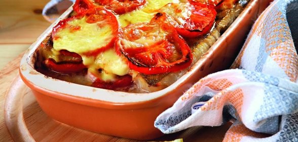 Судак с помидорами и сыром