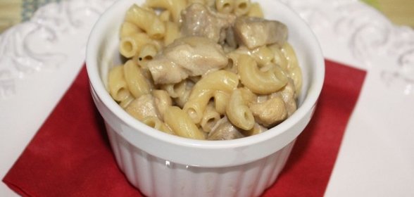 Паста с курицей и медом