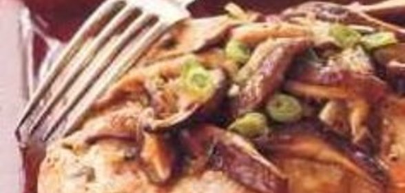Куриные отбивные с грибным соусом