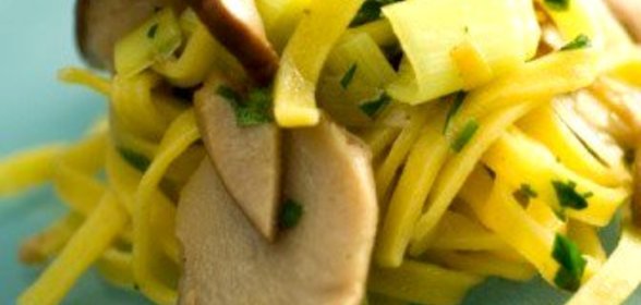 Тальятелле с грибами, лимонной цедрой, пармезаном и аргановым маслом