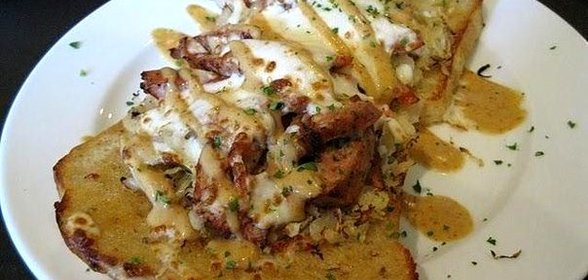 Гренки с курицей и сыром