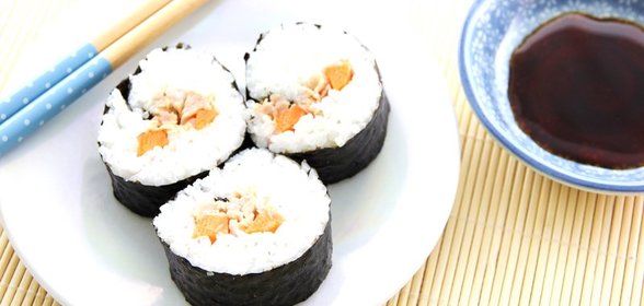 Роллы с консервированным тунцом