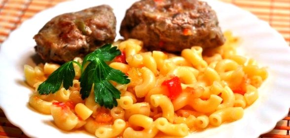 Мясо с гарниром в мультиварке