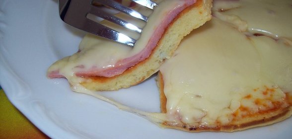 Пицца?!! Да вроде бы и не она.Быстро,вкусно,сытно