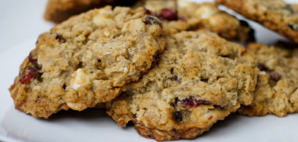 Свинина, нашпигованная сыром и овощами