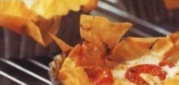 Тарталетки с сыром и рыбой
