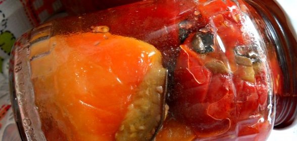 Перец фаршированный баклажанами
