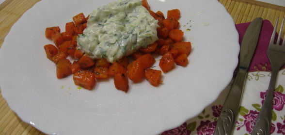 Тыква жаренная с тимьяном и соусом