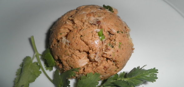 Баночка тунца всегда под рукой. Два салата-паштета