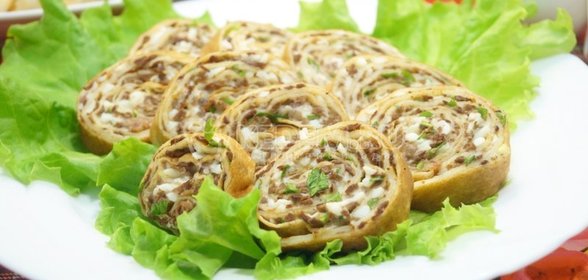 Блины с печенью и яйцом