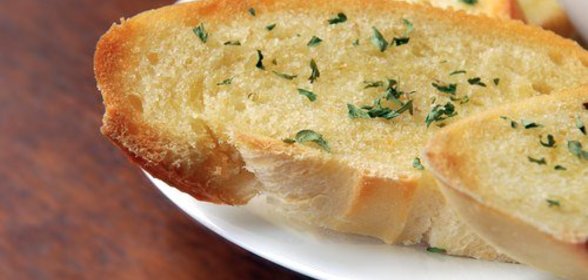 Чесночные тосты с петрушкой
