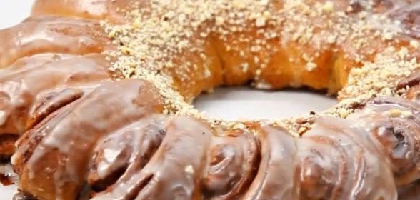 Праздничный пирог с корицей
