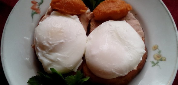 Бутерброд с яйцом пашот